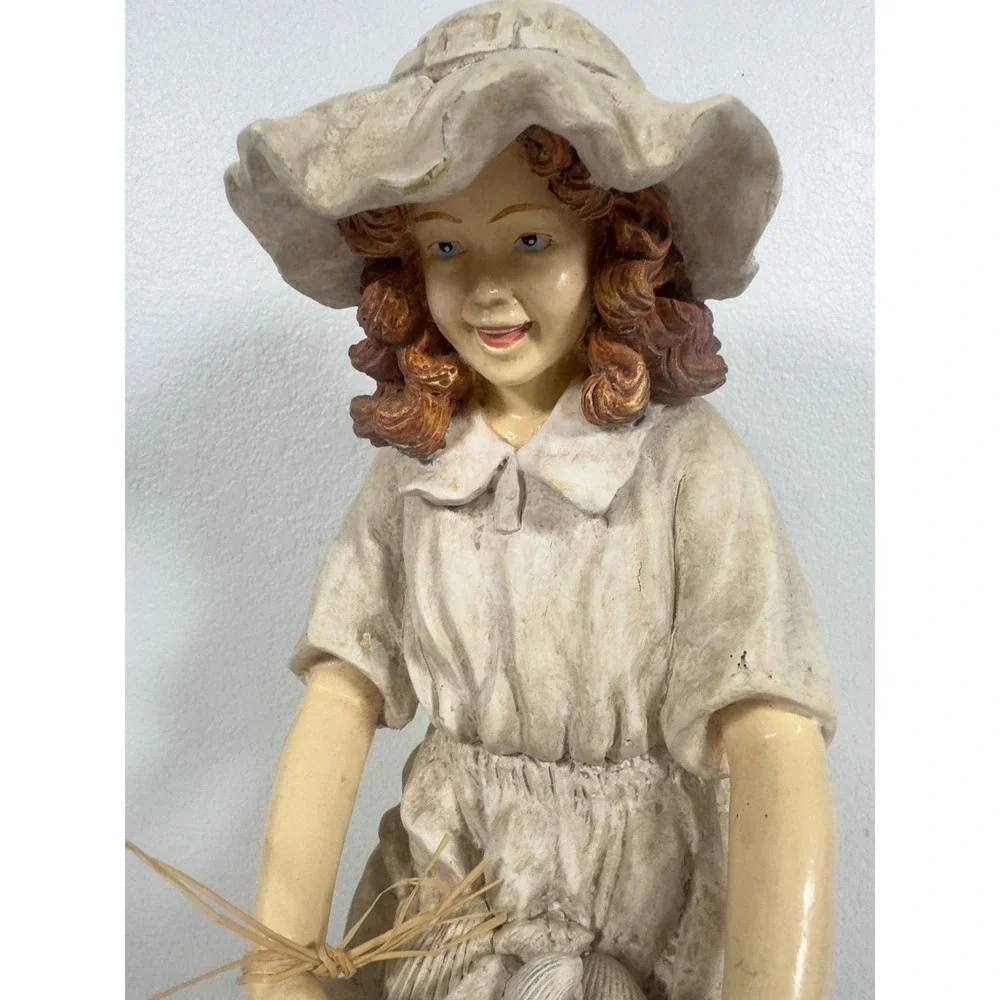 Vintage Style Girl with Seashells Figurine 18